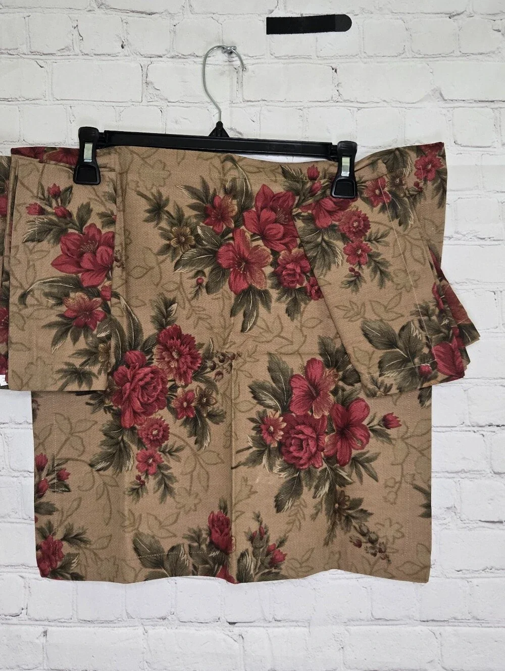 Vtg Moody Floral Cloth Napkins 3pc Red 15' Boho WhimsiGoth Home